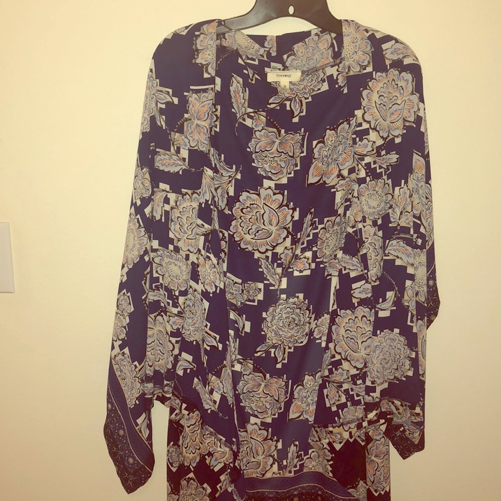 Freeway Floral Navy Kimono